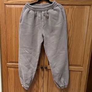 Comfrt Women’s Joggers, EUC, Size M, these are a light purple, bad lighting
